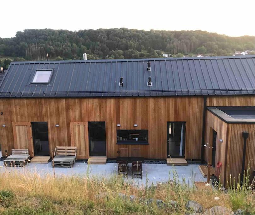 Eifelhausaufzeit-Vulkaneifel-Architekten-Chalet Mit Sauna Im Vulkankrater Immerath Exterior photo
