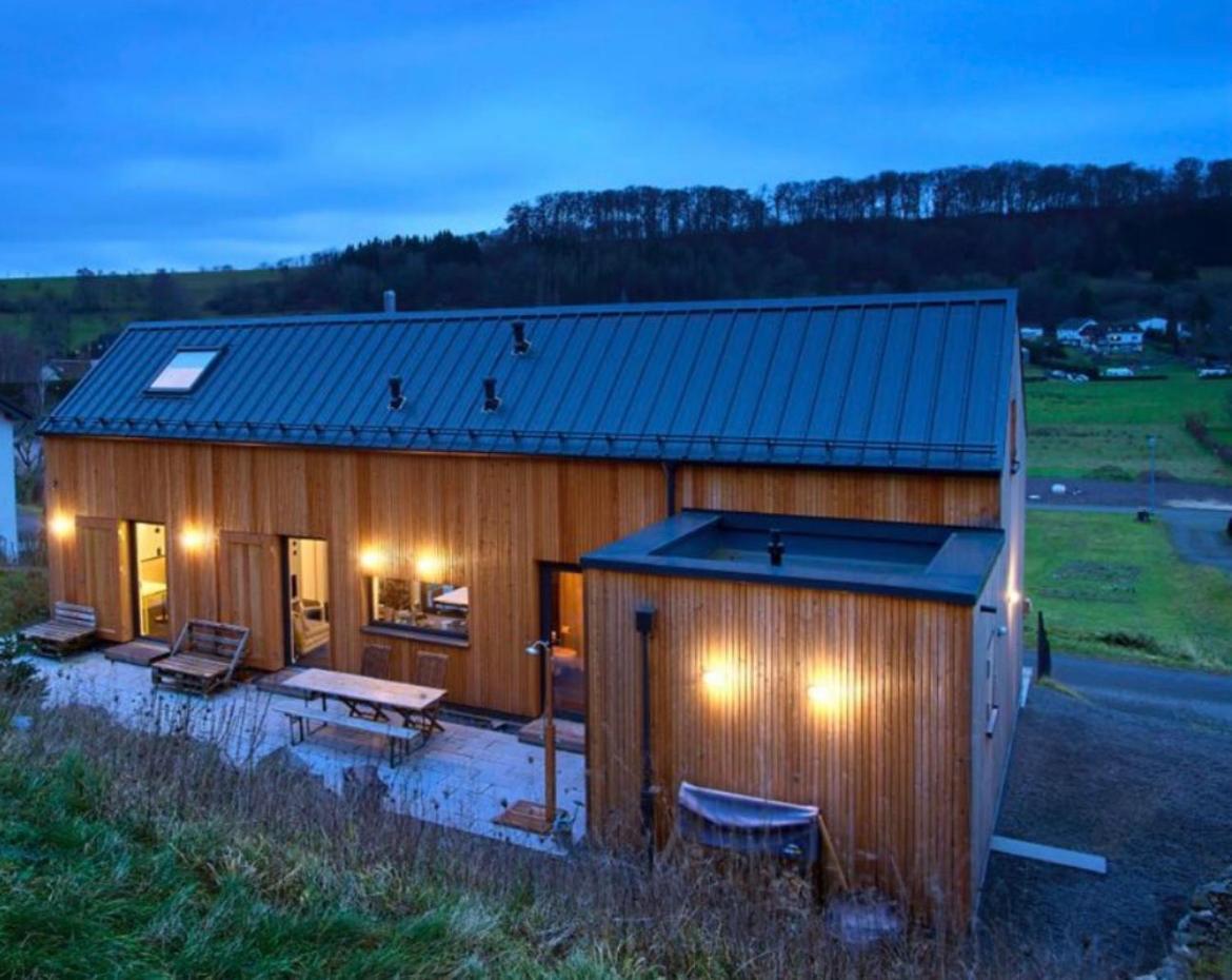 Eifelhausaufzeit-Vulkaneifel-Architekten-Chalet Mit Sauna Im Vulkankrater Immerath Exterior photo